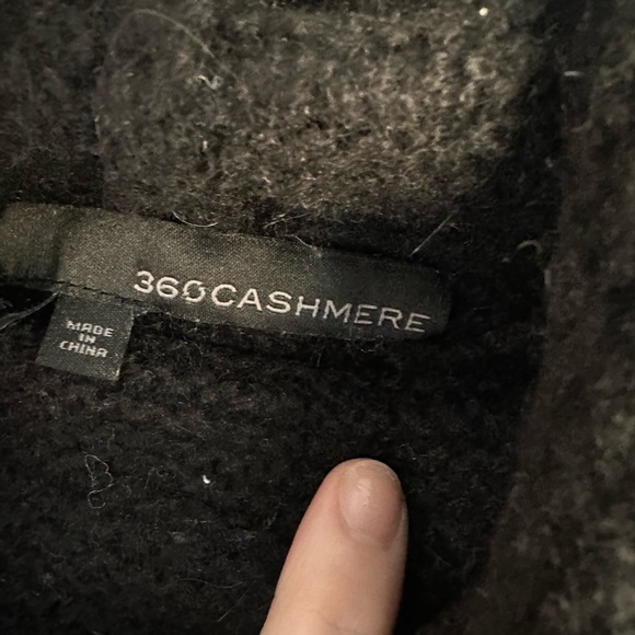 360 Cashmere Turtleneck Sweater - Picture 4 of 4